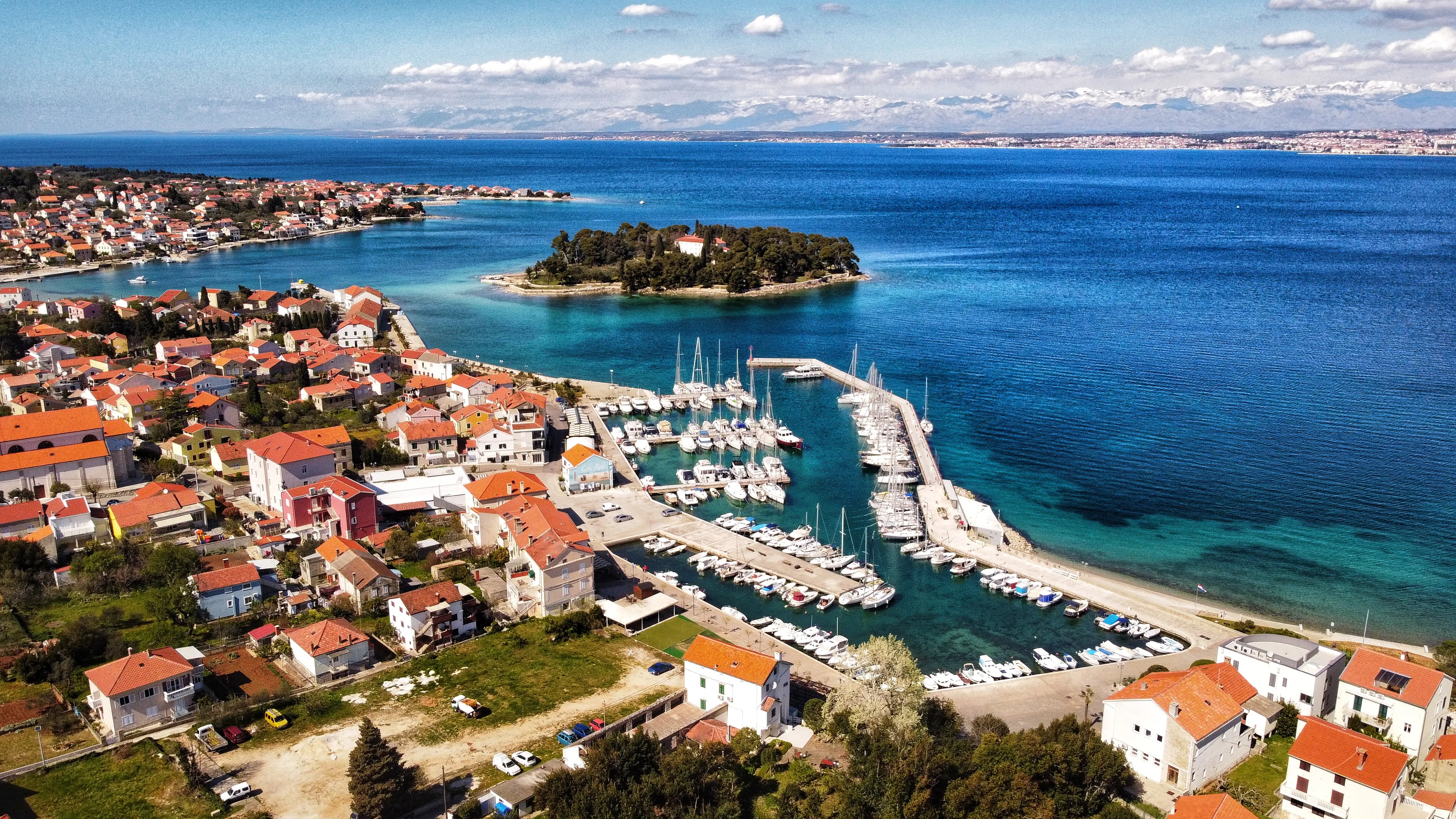 Riva i smještaj na otoku